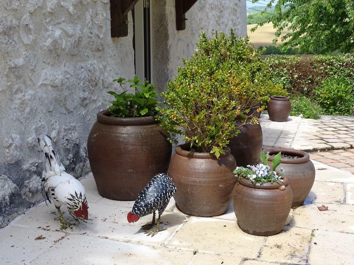 Bergerie Le Vieux Manoir Apartamento Valeilles Exterior foto